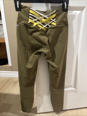 Powerhold Fabletics Women’s Olive Green Crisscross Waist Active Leggings